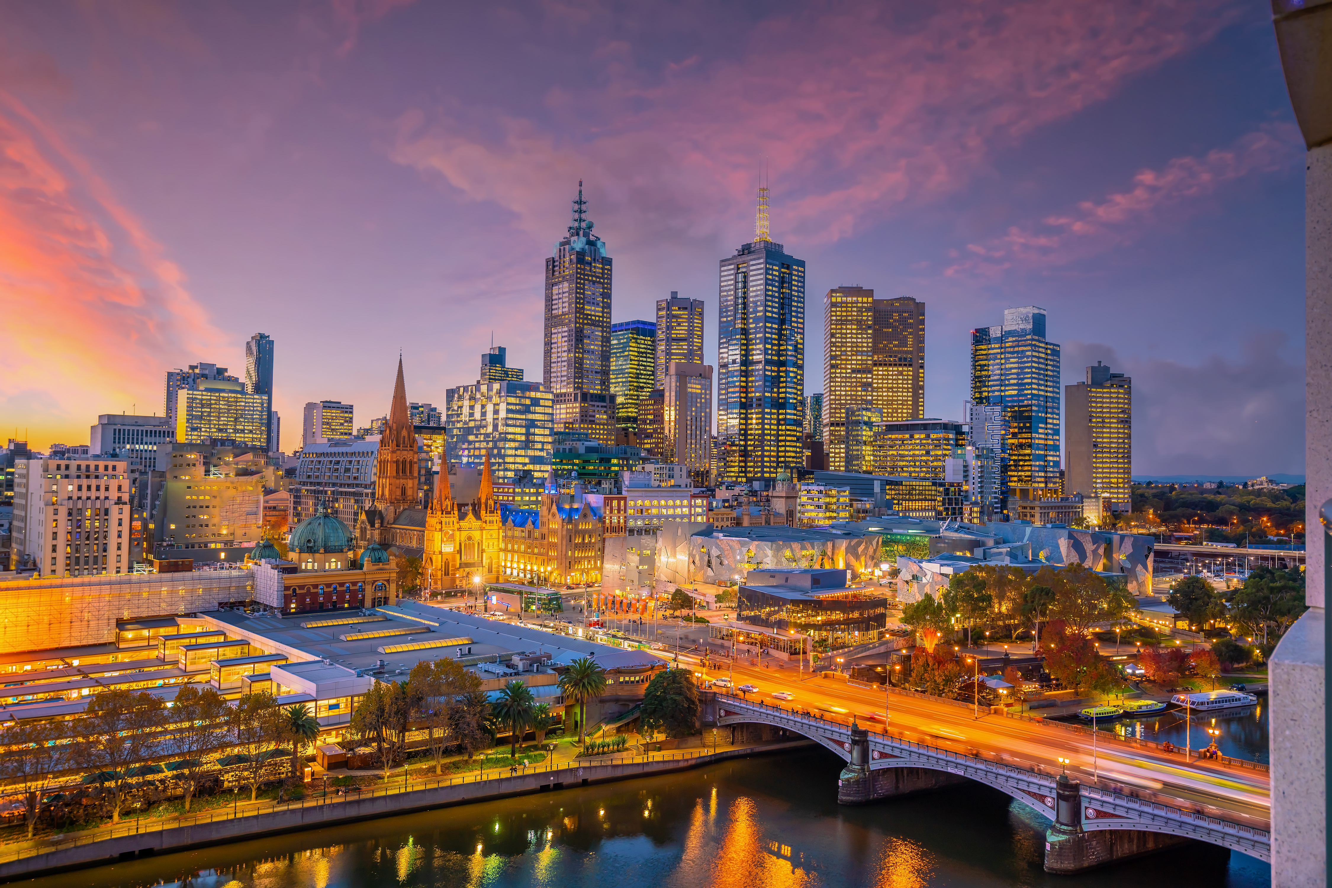 Downtown,Melbourne,City,Skyline,Cityscape,Of,Australia,At,Sunset,From